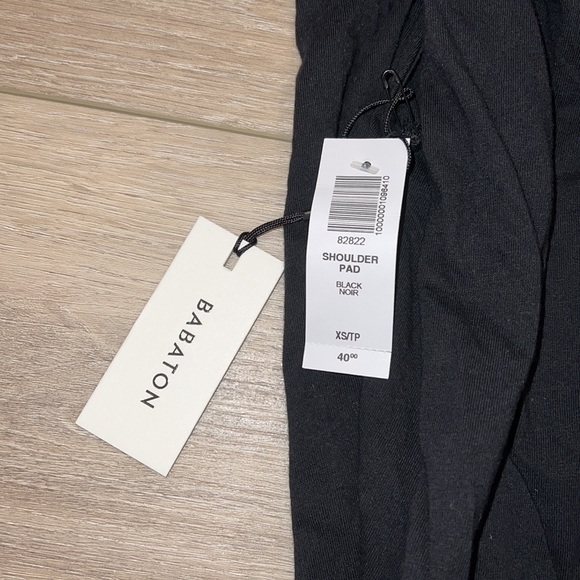 Aritzia/Babaton - XS shoulder padded muscle t (v neck) - Picture 2 of 2